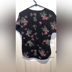 Heartsoul scrub top. Floral print. Round neck with mock tie